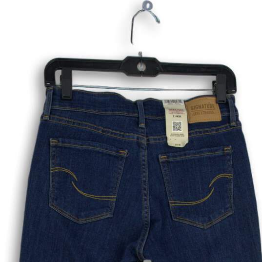 NWT Levi Strauss & Co. Womens Blue Denim Medium Wash Mid Rise Capri Jeans Sz 26W image number 4
