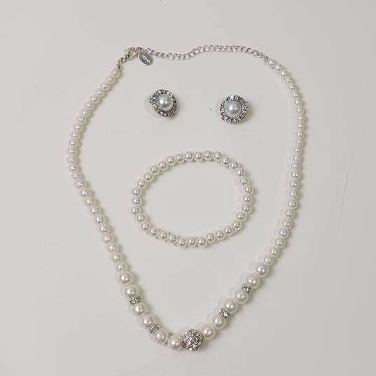 5 Piece Faux Pearl Jewelry Bundle image number 2