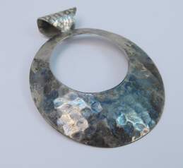 Signed DDD Dominique Dinouart Mexico 925 Modernist Hammered Texture Tapered Open Oval Statement Pendant 18.7g