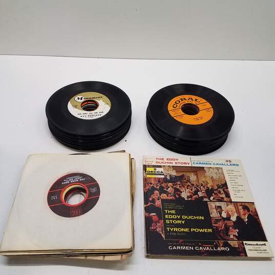 Lot of 7 Inch Records/45s with Carrying Case image number 4