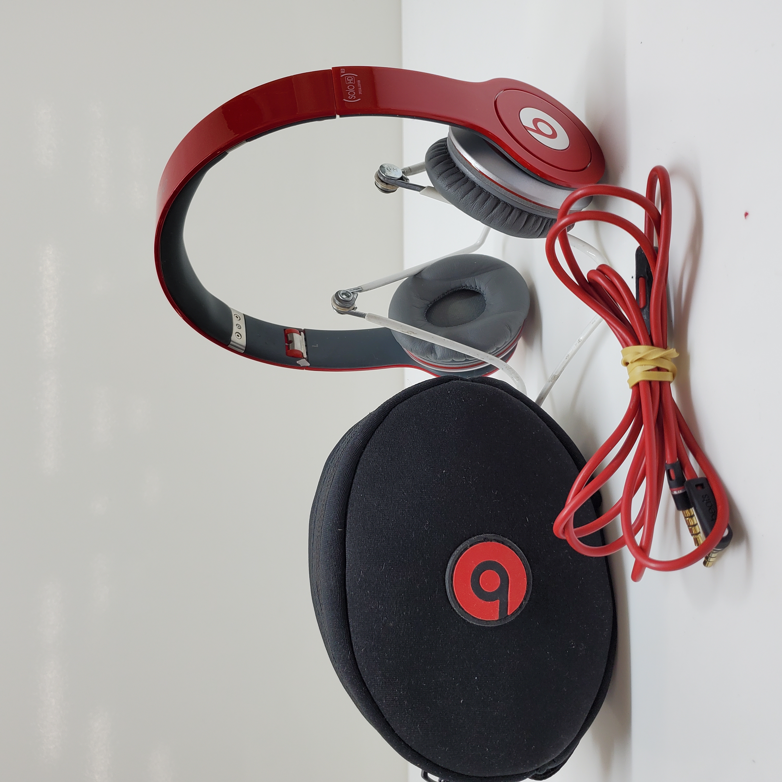 Fortløbende Sult løn Buy the Beats by Dr. Dre Special Ed Solo HD Red Product Headphones |  GoodwillFinds