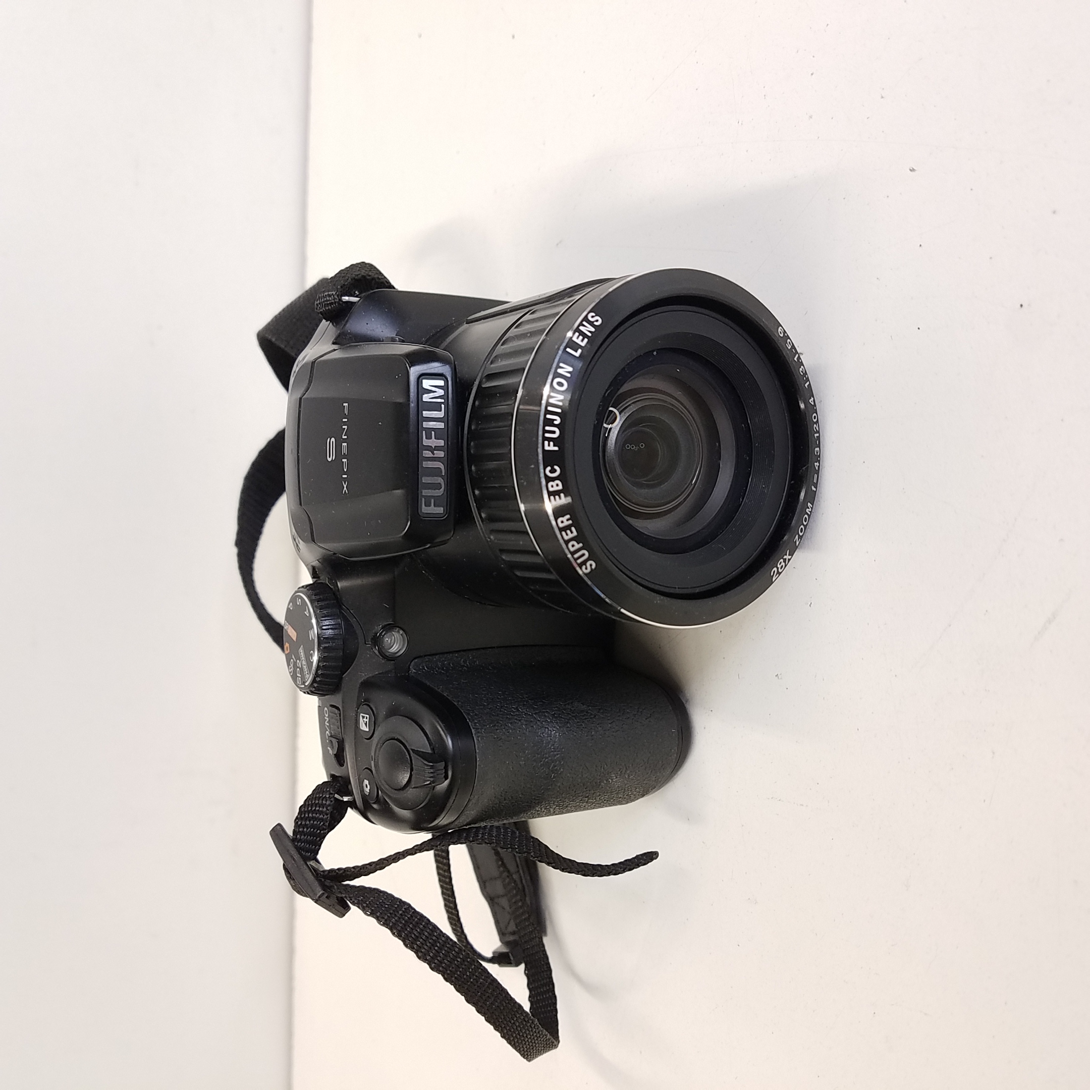 blozen stopcontact terrorist Buy the Fujifilm FinePix S4700 Compact Digital Camera 16MP | GoodwillFinds
