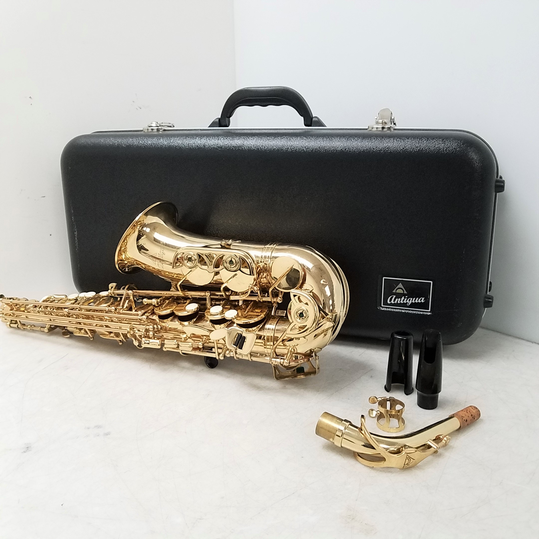 Buy the Antigua Winds Alto Saxophone w Hardcase | GoodwillFinds