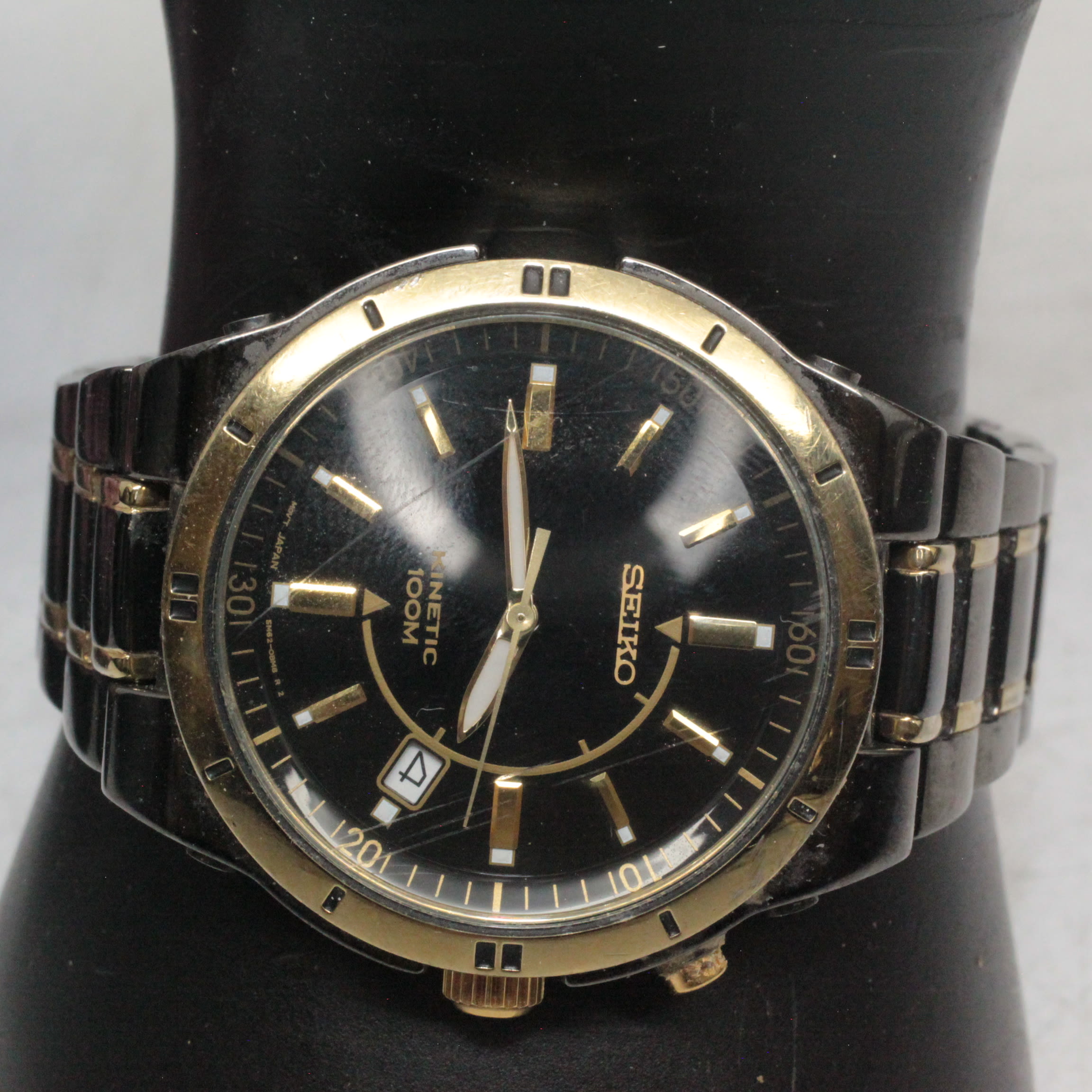 Buy the Seiko 5M62-0BJ0 Kinetic 100M Black w/Gold Tone Accent Watch 115 ...