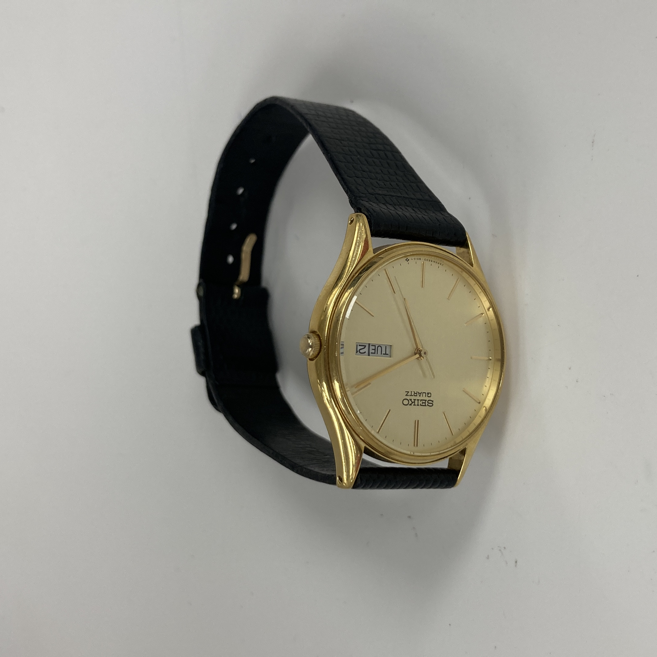 Buy the Designer Seiko Gold Tone Quartz Adjustable Wristband Analog  Wristwatch | GoodwillFinds
