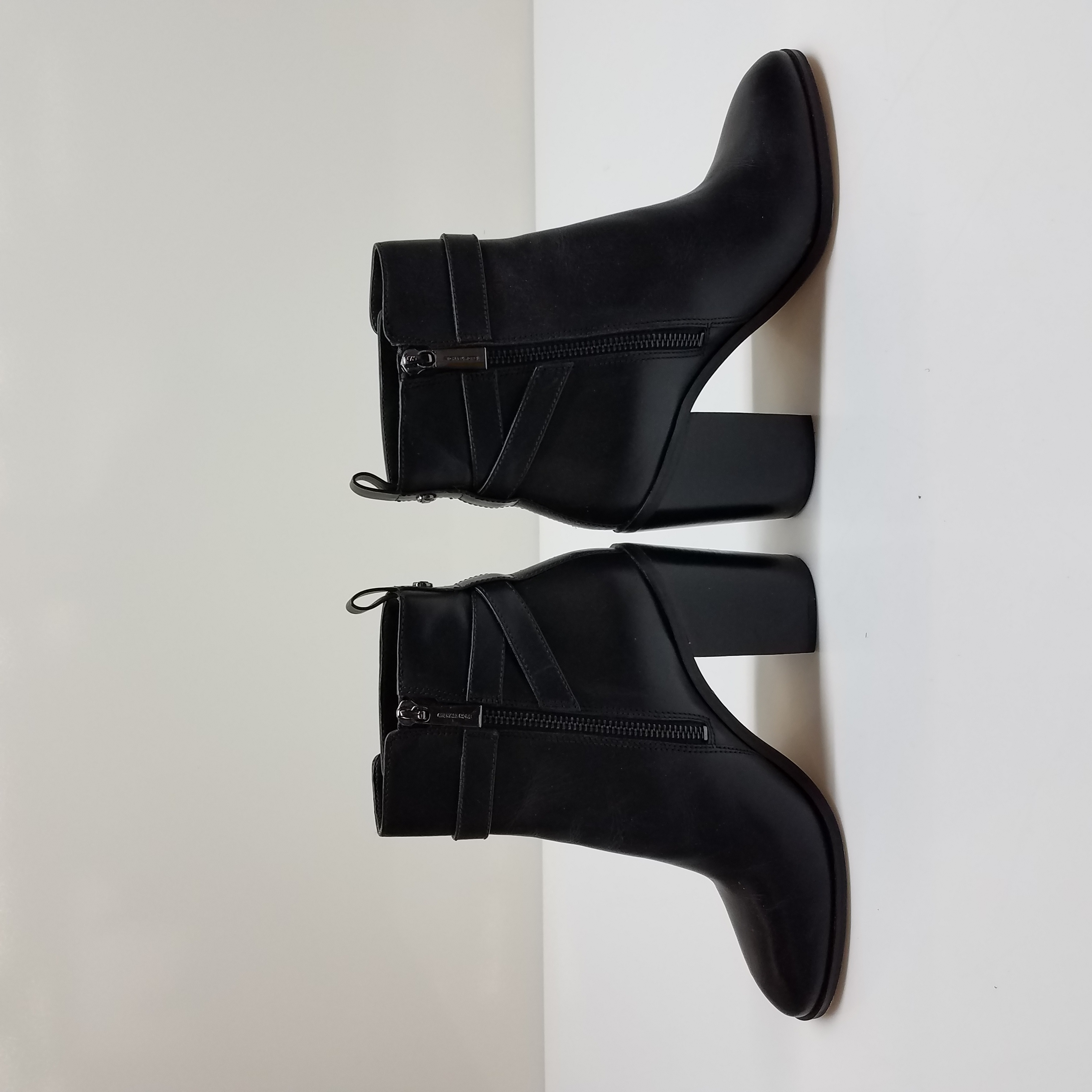 Buy the Micheal Kors heel Boots size 7.5 | GoodwillFinds