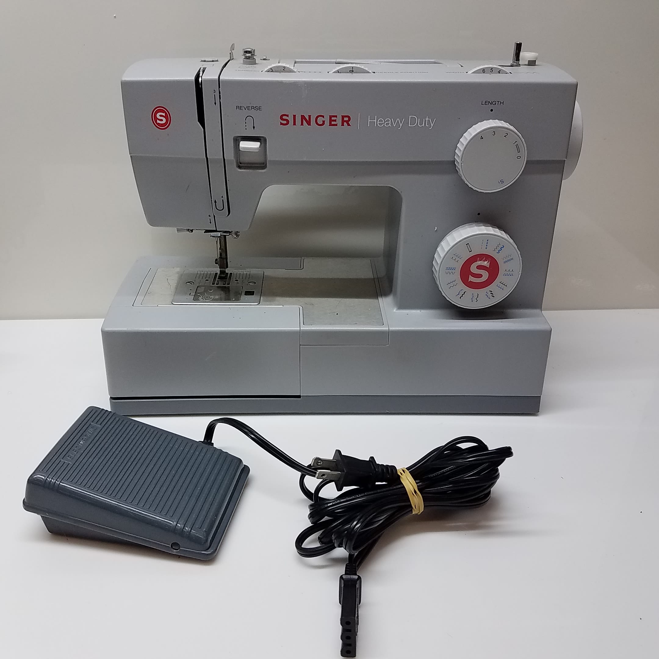 unboxing my new sewing machine 🥲💖 Singer Heavy Duty 4452 that