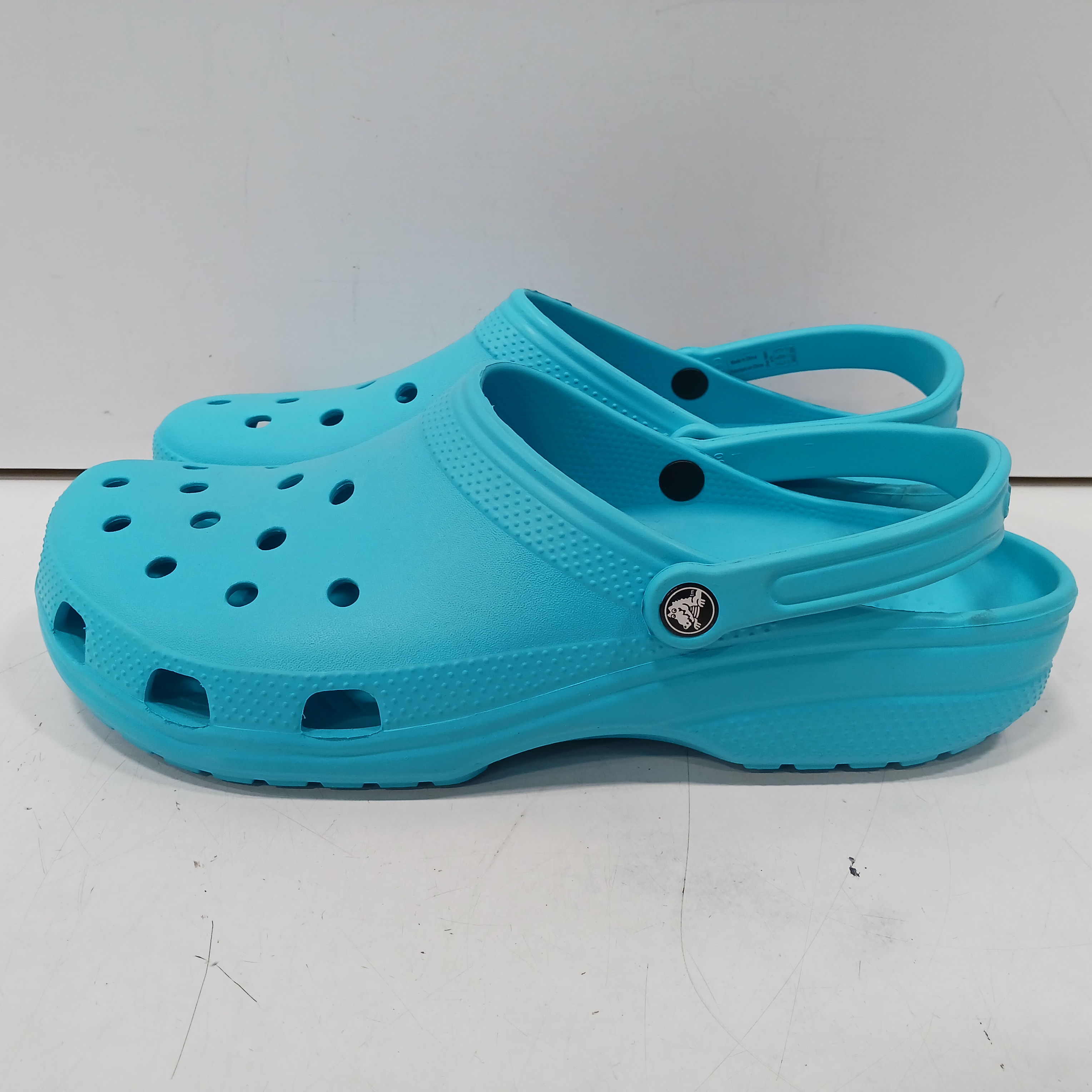 Buy the Men's Light Blue Classic Crocs Size 15 | GoodwillFinds