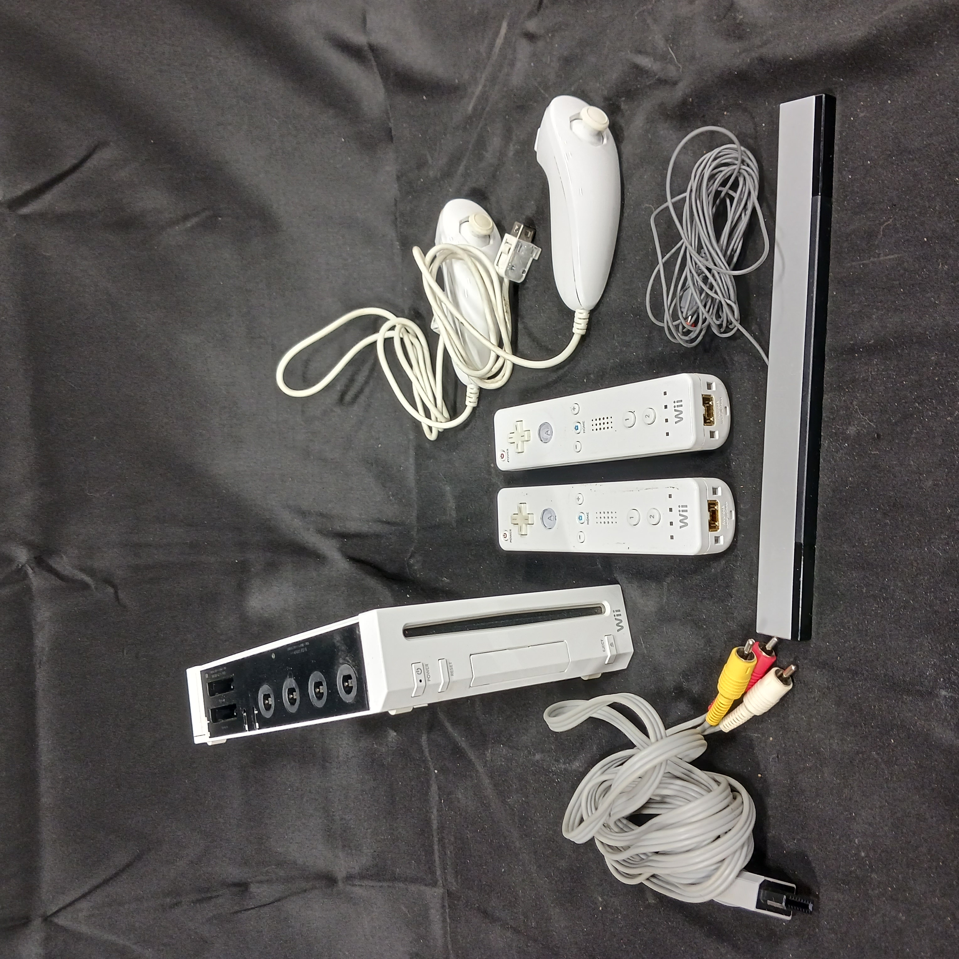until now Elevator Well educated Buy the Nintendo Wii Home Video Gaming Bundle Model RVL-001(USA) |  GoodwillFinds