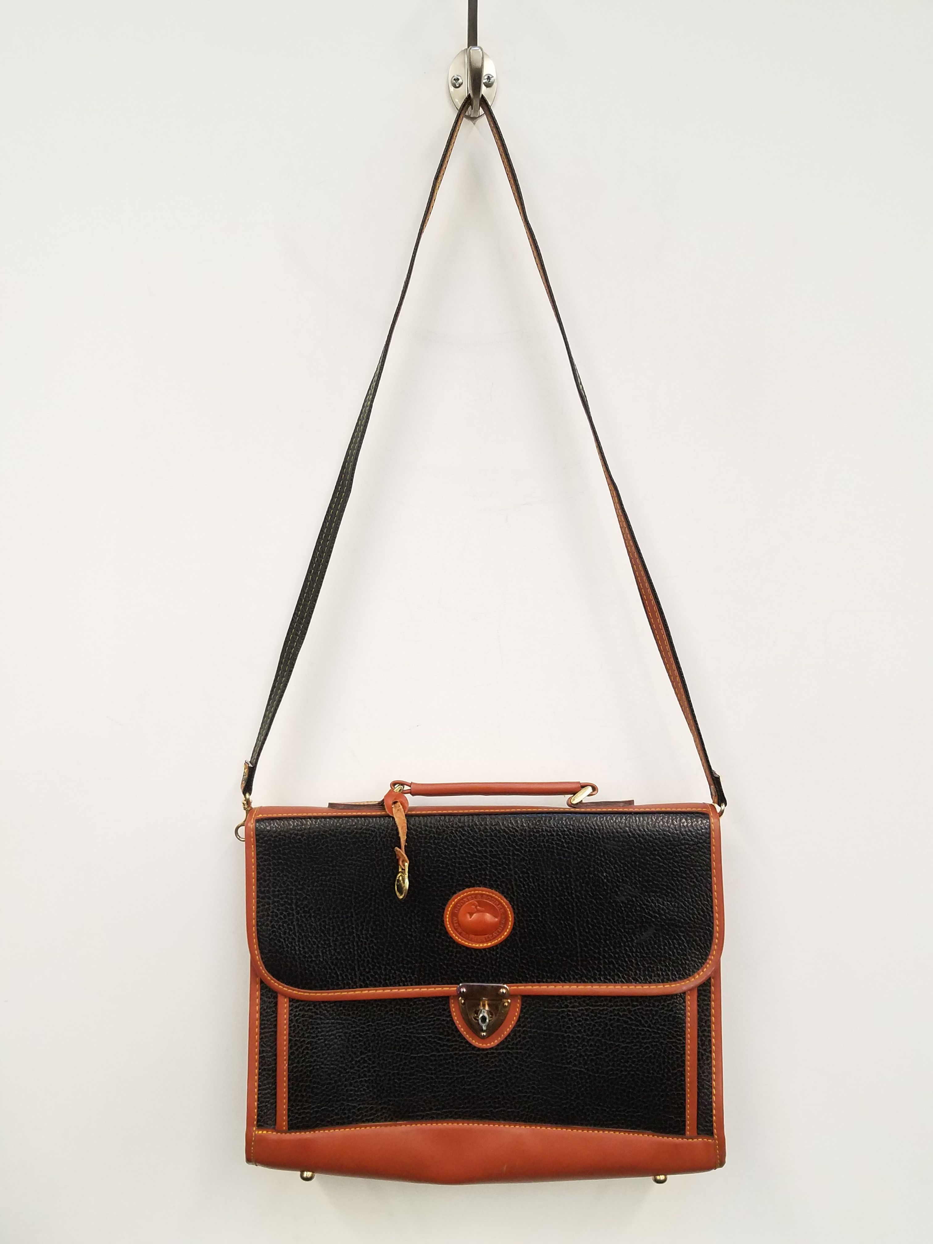 Leather crossbody bag Dooney and Bourke Black in Leather - 34748647