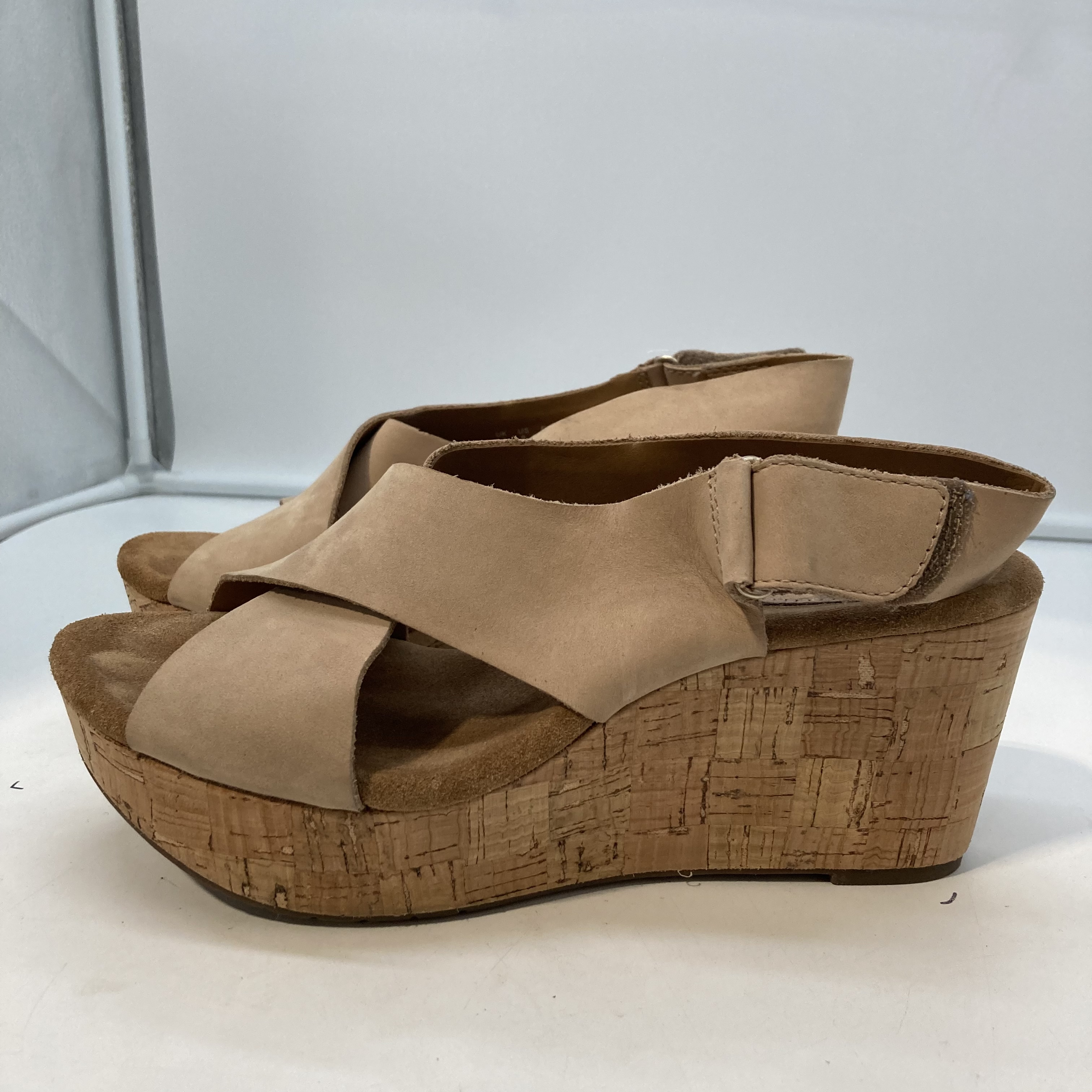 Buy the Women’s Clark sandals Sz 9 | GoodwillFinds