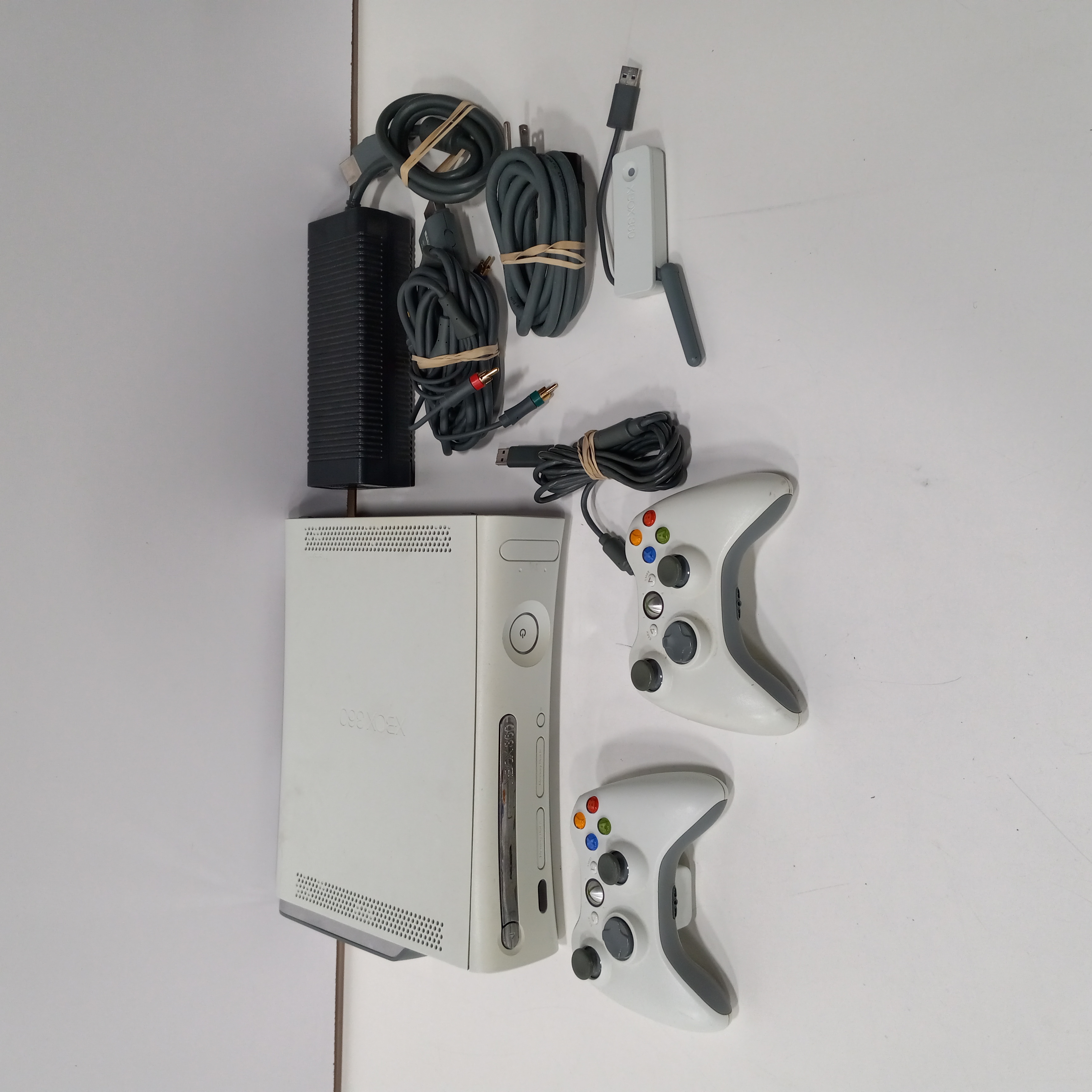 Hedendaags Katholiek een experiment doen Buy the Bundle of Microsoft Xbox 360 Console With 2 Controllers And  Wireless Network | GoodwillFinds