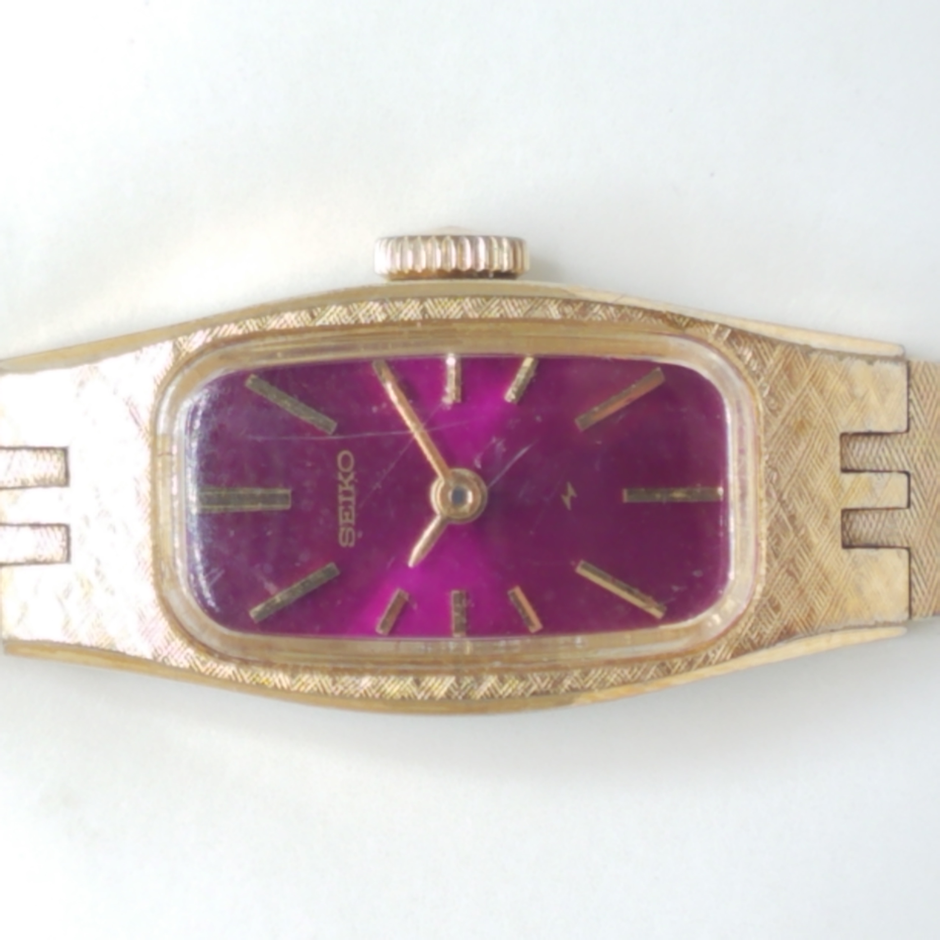 Buy the Very Rare Seiko 1520-3629 Pink Dial With Gold Tone Vintage Cocktail  Watch | GoodwillFinds