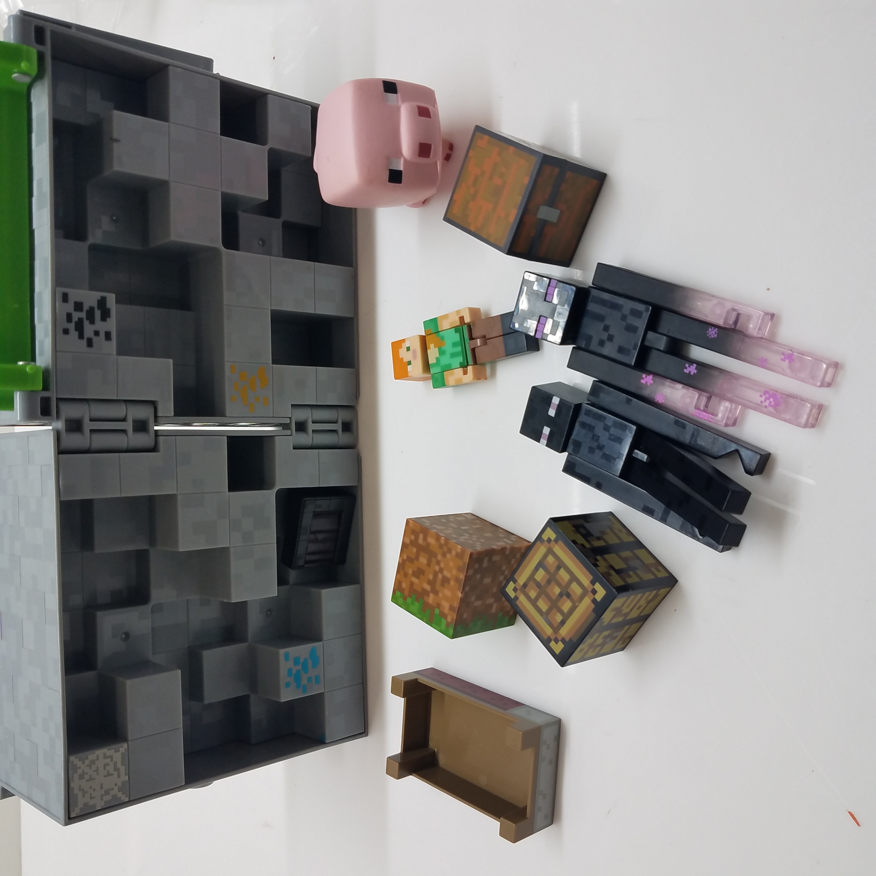 Buy the Minecraft Mini Figures and Case Lot | GoodwillFinds