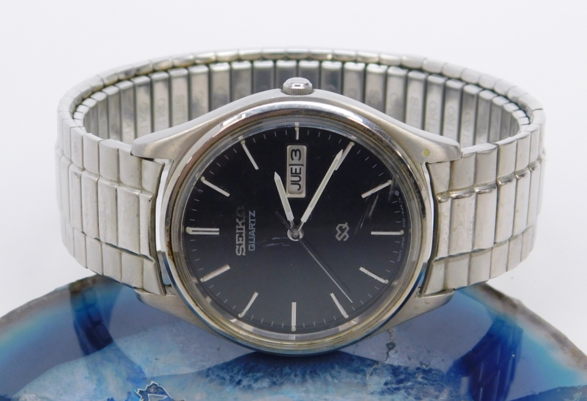 Buy the Vintage Seiko Quartz SQ 9N2625 5Y23-8049 Silver Tone Men's Day Date  Dress Watch | GoodwillFinds