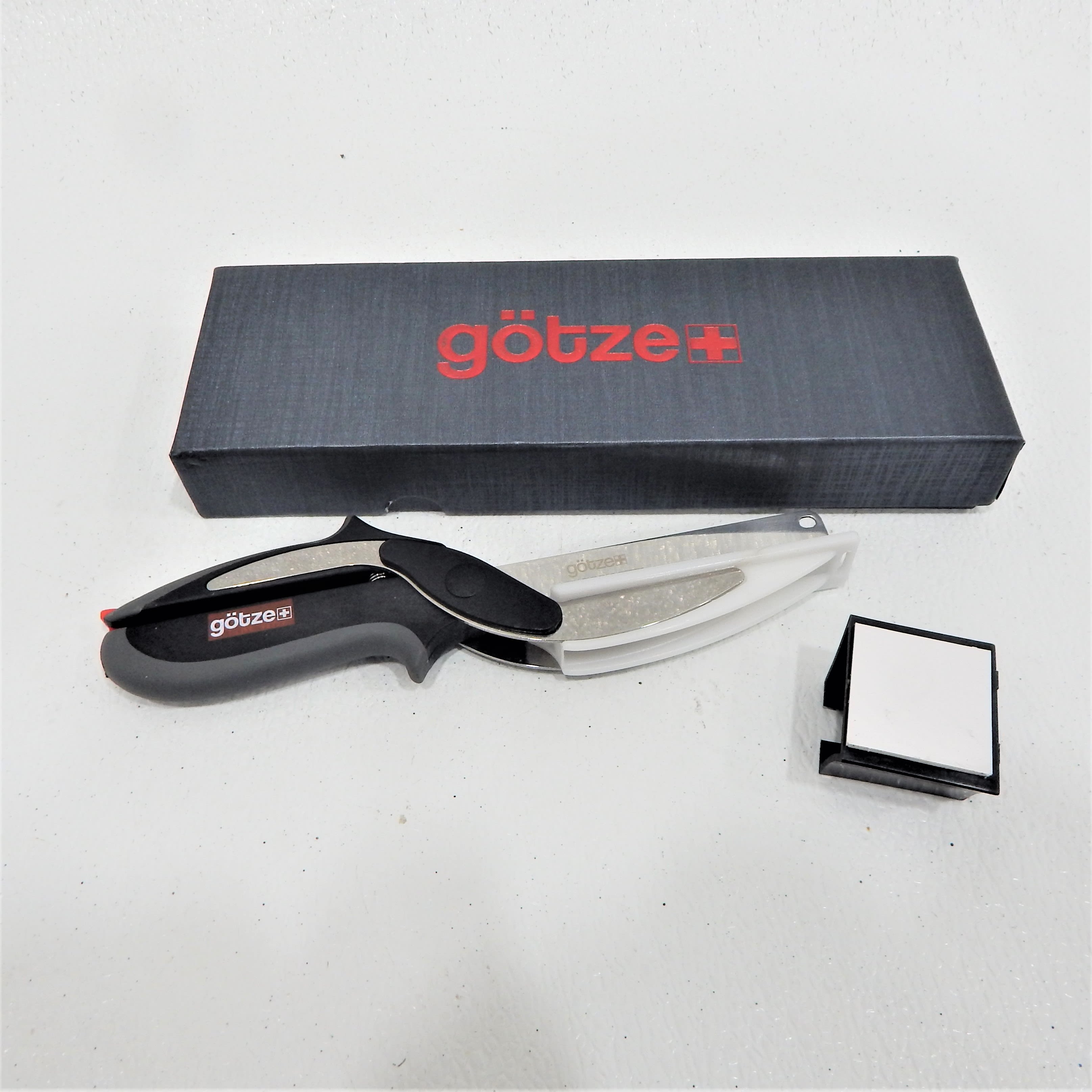 Buy the Gotze Clever Cutter 2 in 1 Knife & Cutting Board Kitchen Shears IOB