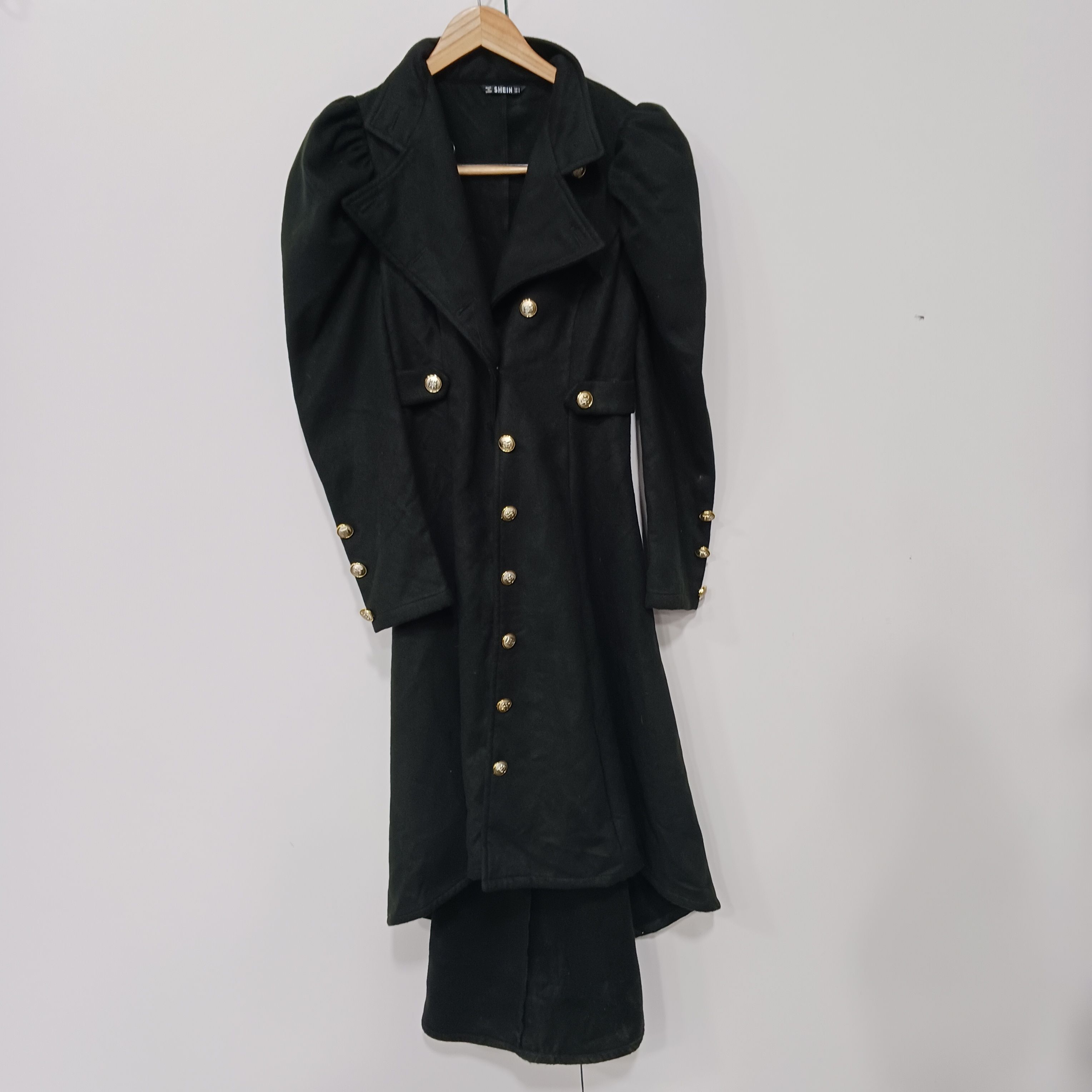 Customize a black coat: 5 ideas that change everything! - The Blog of  BUTTONSPARADISE