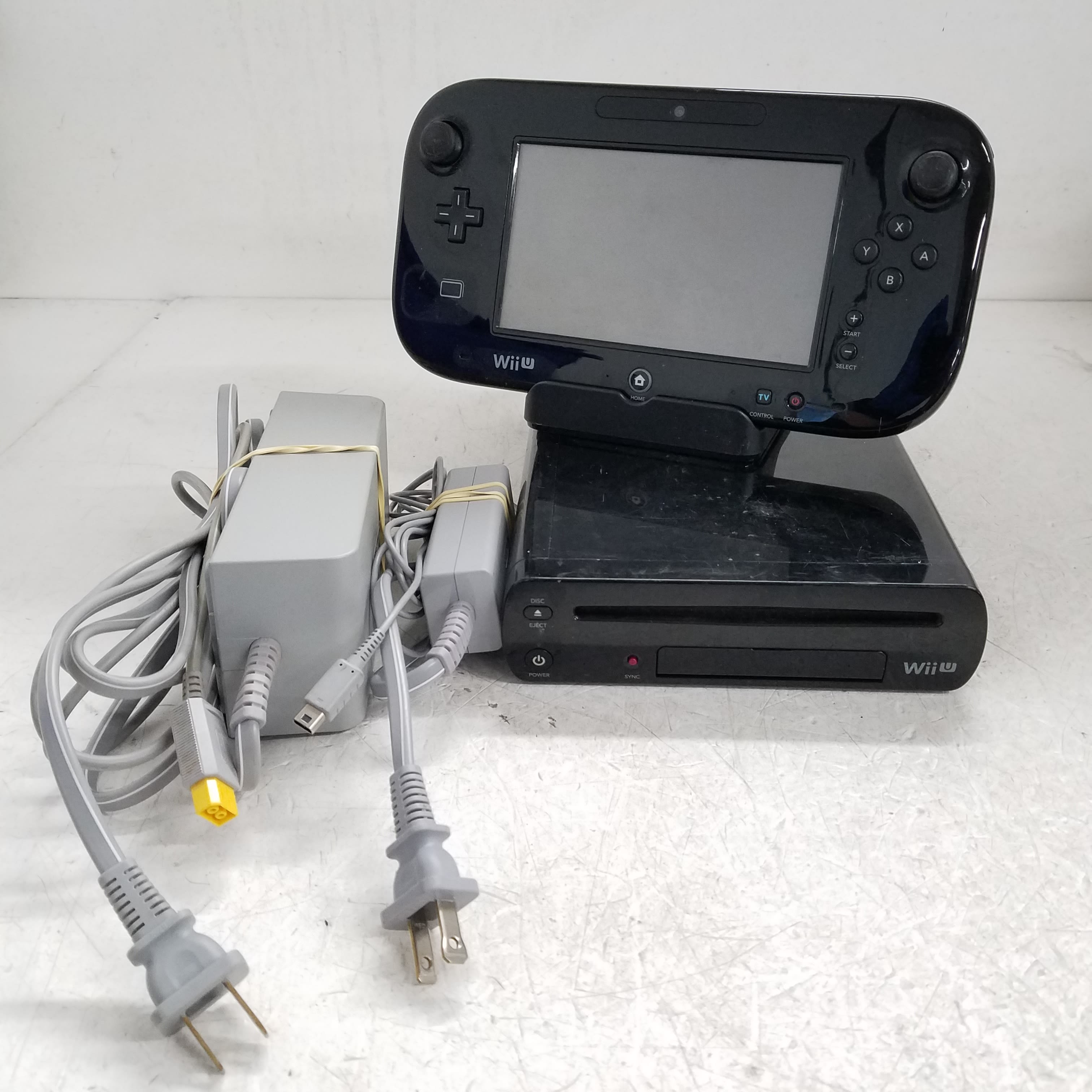 Buy the Nintendo Wii U 32GB Console + Gamepad Bundle