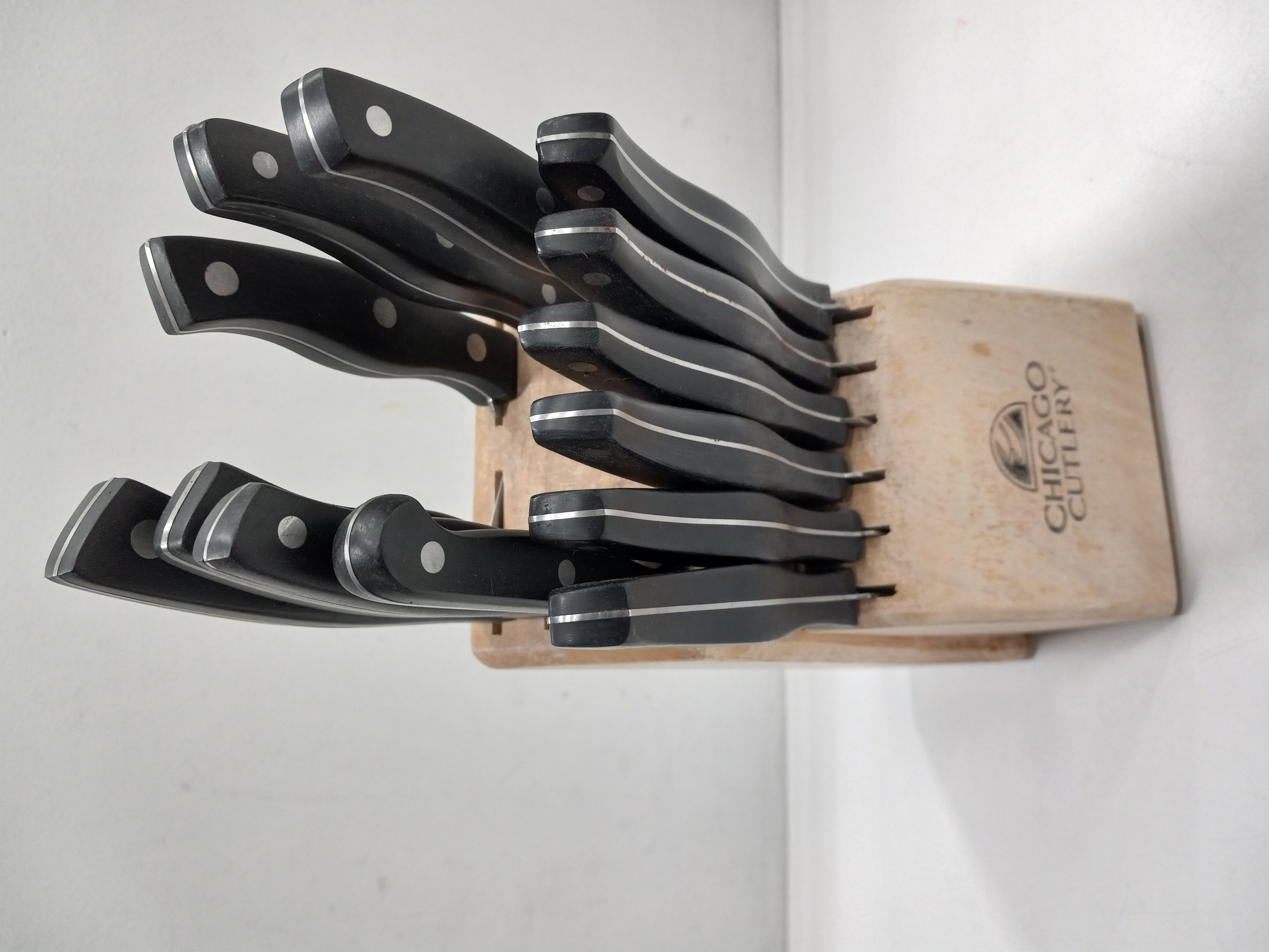 Buy the Chicago Cutlery Knife set In Block