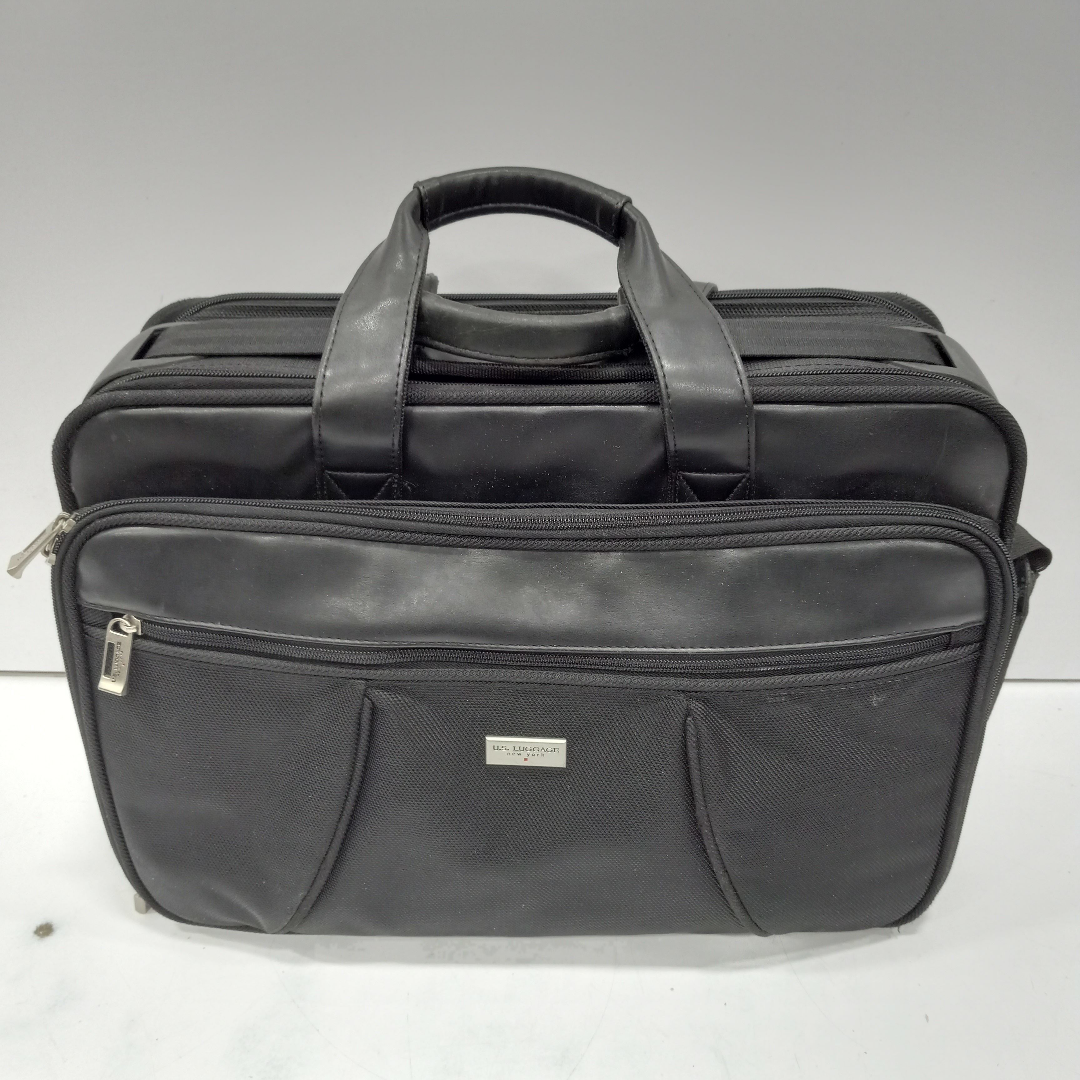 Buy the U.S Luggage New York Suitcase | GoodwillFinds