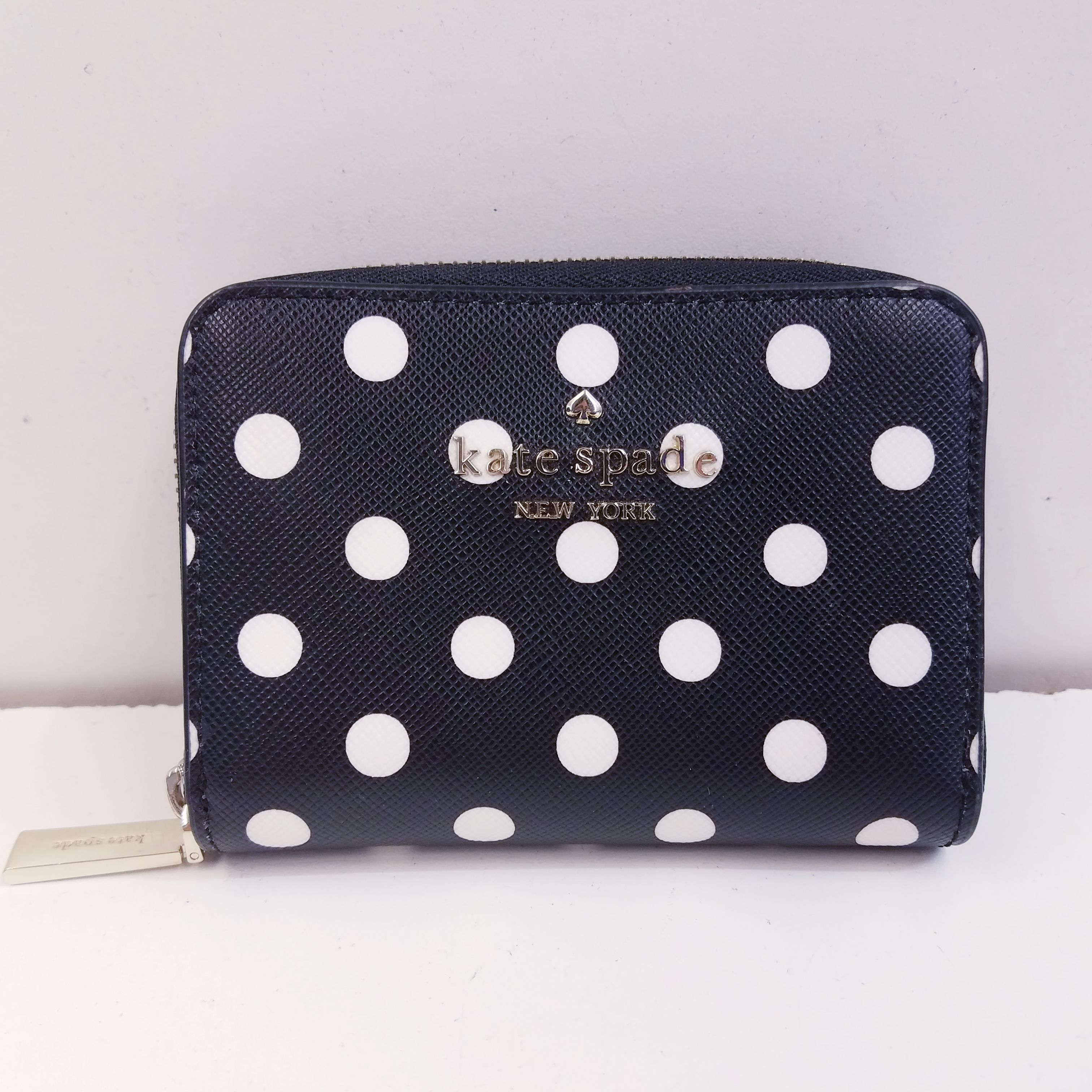 Buy Kate Spade Cheers Boxed Small Zip Around Card Case K7238 Black for USD  34.99 | GoodwillFinds