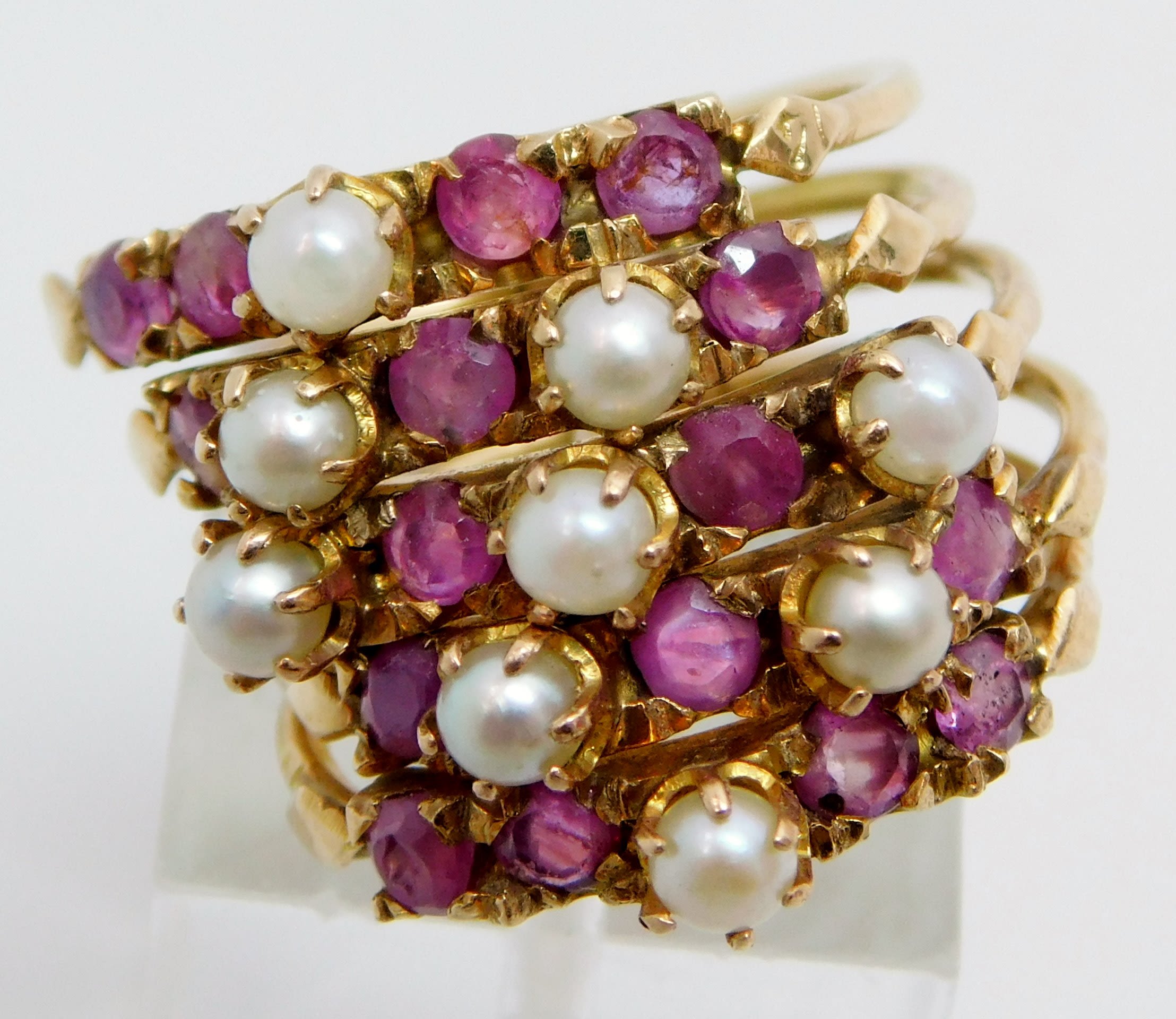 Buy the Vintage 14k Yellow Gold Ruby & Pearl Ring 7.9g | GoodwillFinds