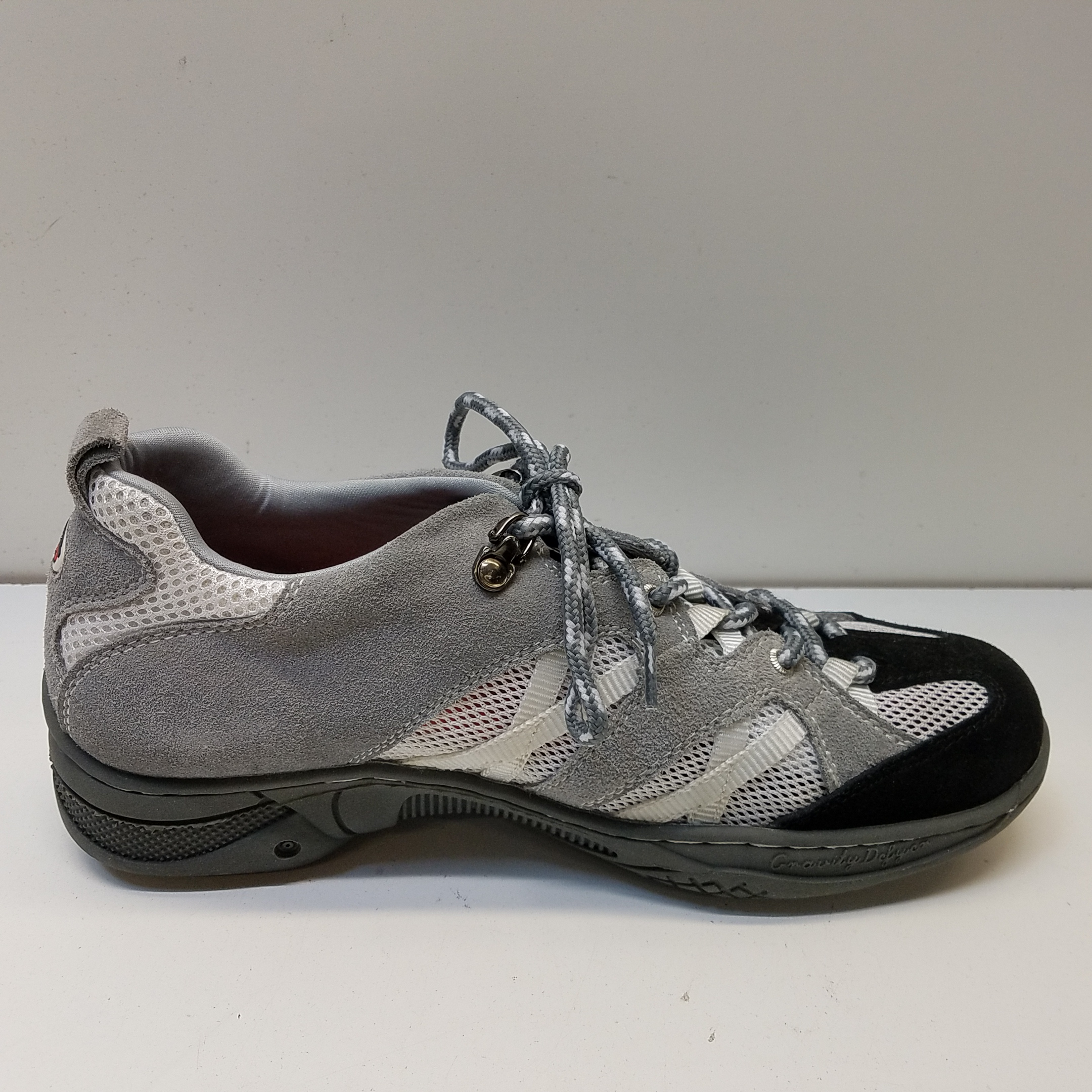 Buy the GDEFY Gravity Defyers Athletic Shoes Size Men's 8.5 | GoodwillFinds